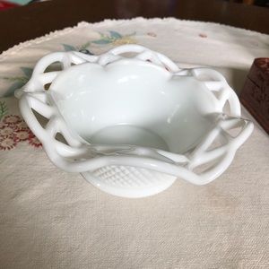 Vintage Imperial Glass Woven Edge Milk Glass Bowl. Diamond Pattern. 7.5"x 3.5"